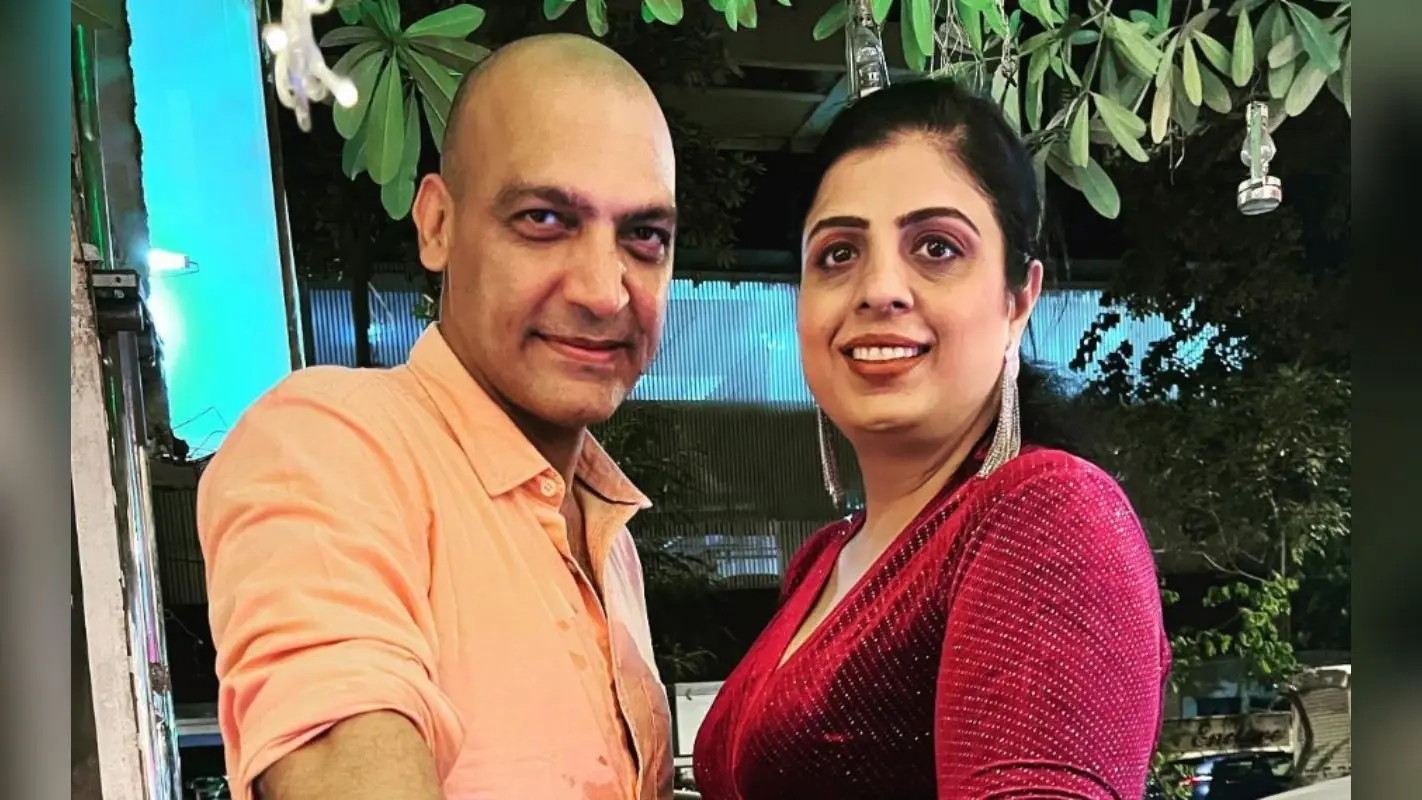 गदर 2 फेम मनीष वाधवा की पत्नी ने शादी के 23 साल बाद रखा था पहला करवाचौथ, किसी एक्ट्रेस से कम नहीं हैं प्रियंका