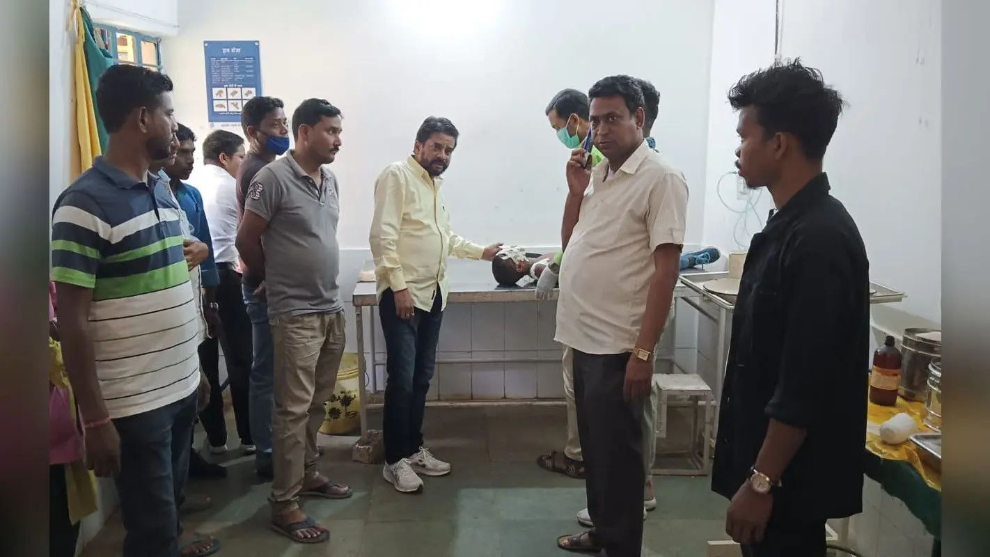 झारखंड : पूर्वी सिंहभूम के चाकुलिया में स्कूल वैन ने एक बच्चे को रौंदा, गंभीर रूप से घायल बच्चे झाड़ग्राम रेफर