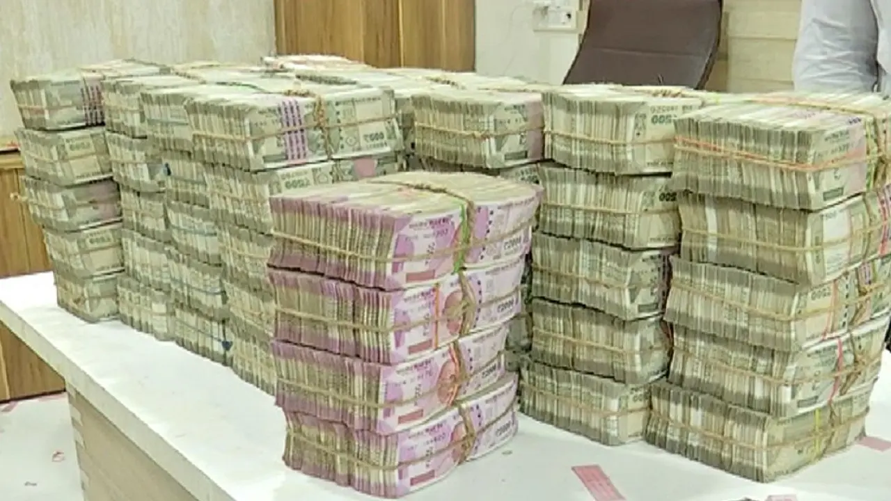 7th Pay Commission Latest Updates : केंद्रीय कर्मचारियों को दिवाली के पहले मोदी सरकार ने बड़ी राहत दी, जानें क्या होगा फायदा