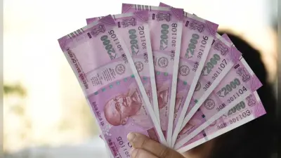 PM-SYM News Updates : पाई-पाई जोड़कर हर साल पा सकते हैं 36,000 रुपये की पेंशन, जानिए क्या है प्रक्रिया