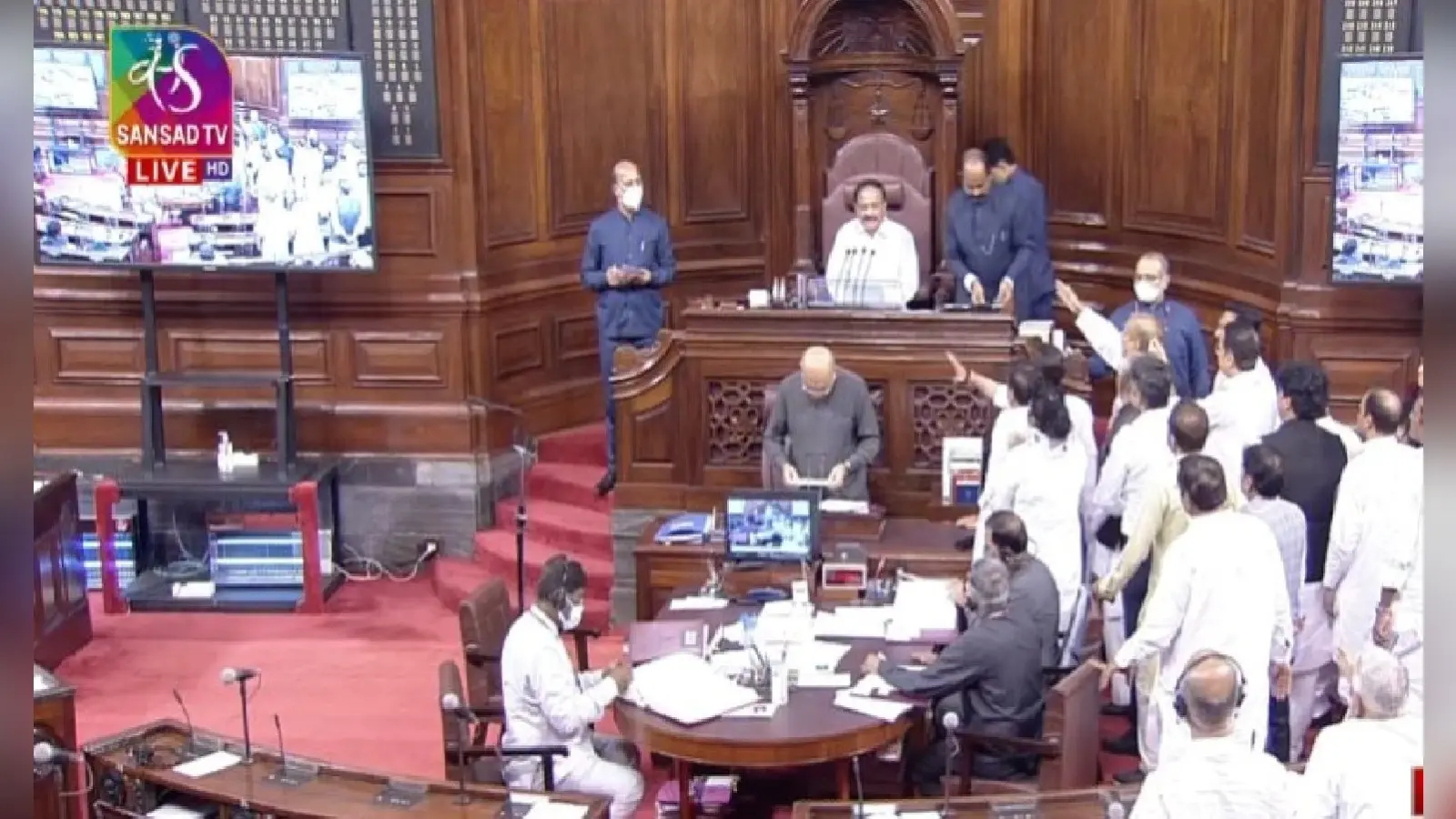 Monsoon Session: मोदी सरकार के खिलाफ कांग्रेस ने दिया अविश्वास प्रस्ताव का नोटिस, मणिपुर मुद्दे पर हंगामा जारी