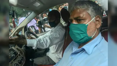 रिया के परिवार के सहारे सुलझेगा सुशांत की मौत का राज? इंद्रजीत चक्रवर्ती पर गहराया शक !