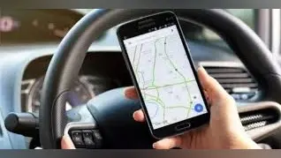 Driving के दौरान Google Maps यूज करनेवाले सावधान, लग सकता है भारी जुर्माना