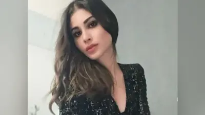 मौनी रॉय ने शार्ट ड्रेस में ‘जलेबी बाई’ गाने पर किया धांसू डांस, फैंस बोले- आप जैसा कोई और नहीं, VIDEO