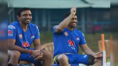 IPL 2021 : धौनी ने की रविंद्र जडेजा की तलवारबाजी की नकल, VIDEO वायरल