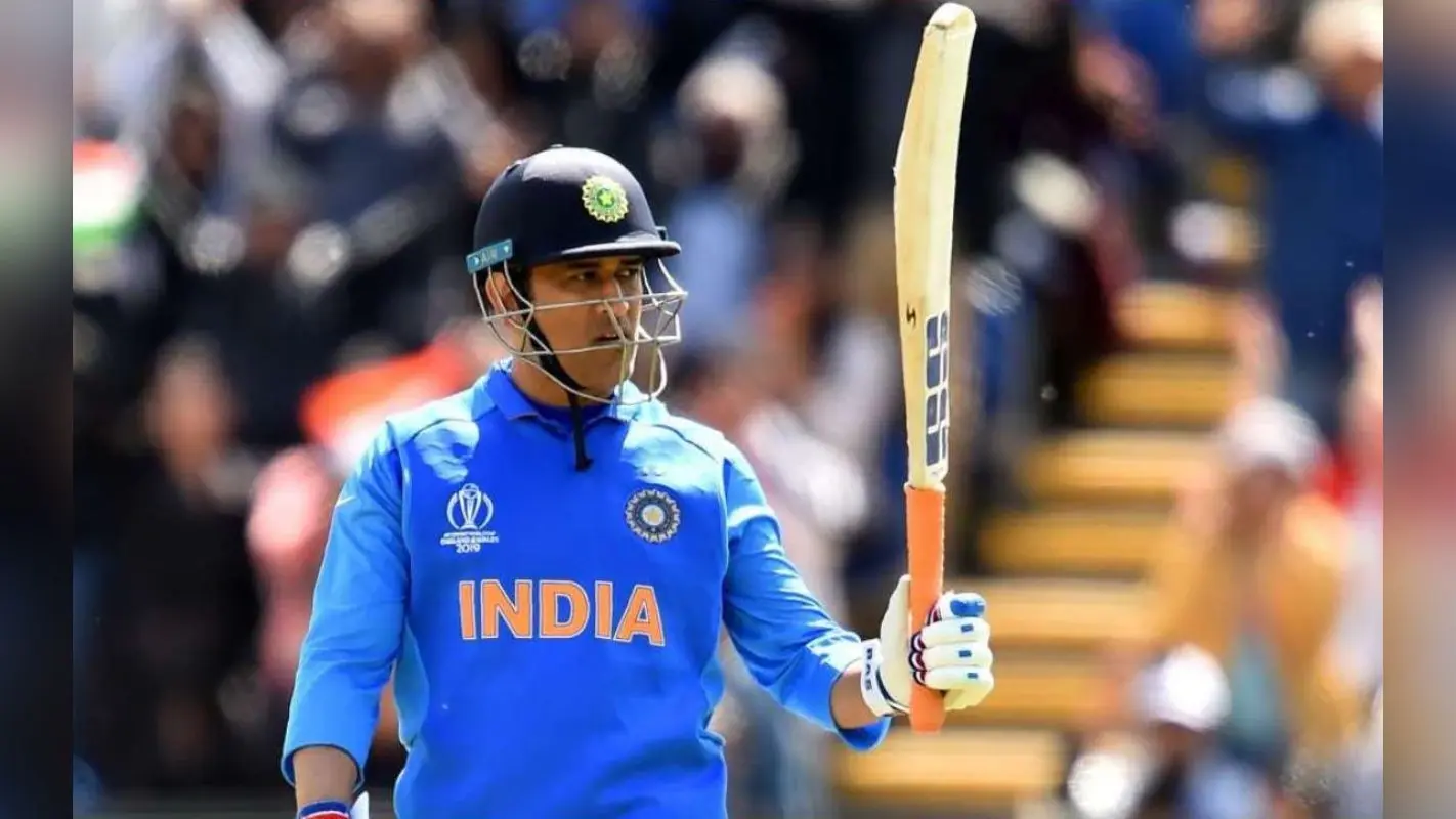 संन्यास के बाद भी कमाई के मामले में चैंपियन हैं MS Dhoni, जानिए कितनी संपत्ति के हैं मालिक