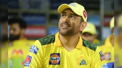 IPL 2021: धौनी ने अपने ही गेंदबाजों के बीच कराया मजेदार गेम, देखें किसने जीता कैप्टन कूल का दिल