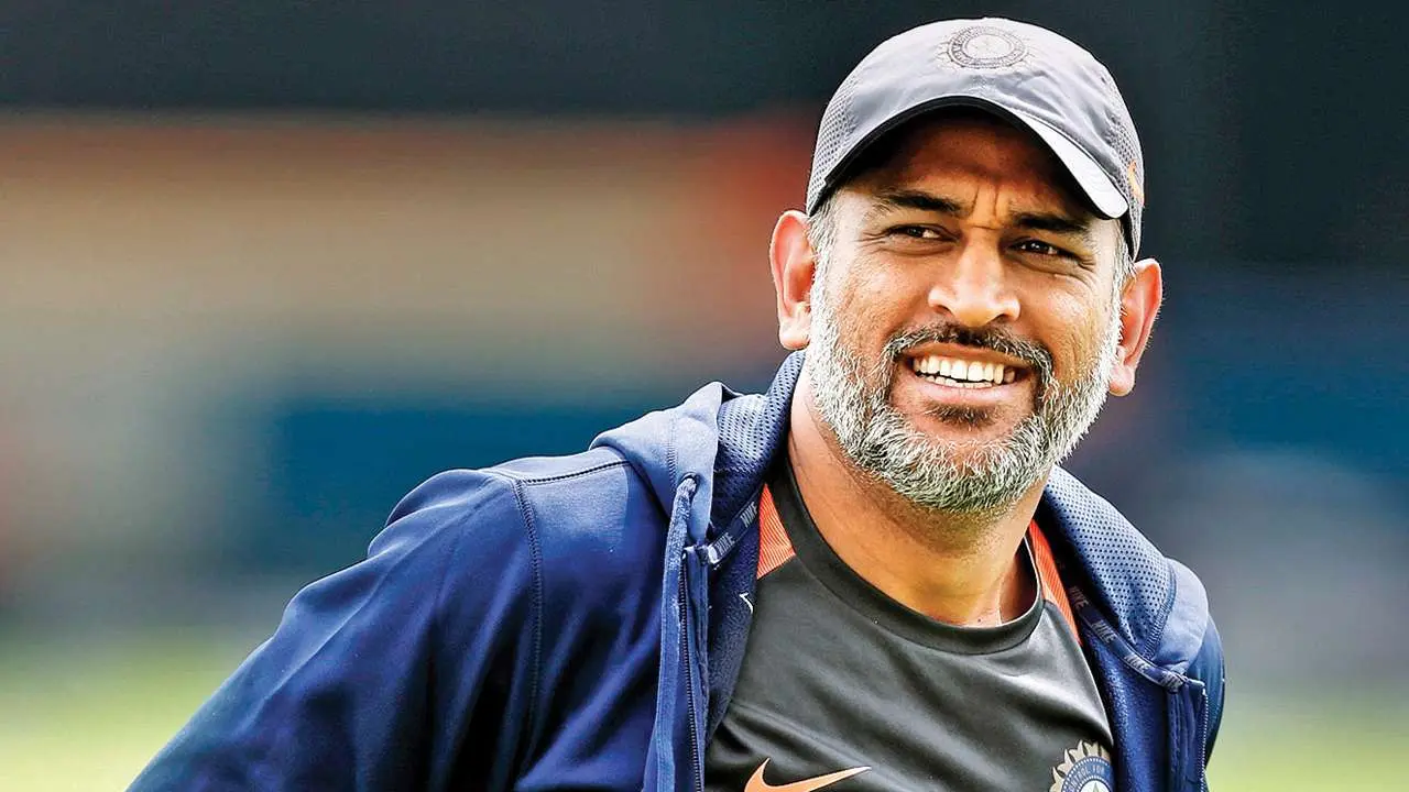 धौनी के द्वारा ट्रैक्टर चलाने पर मशहूर बिजनेस मैन आनंद महिंद्रा ने की धौनी की तारीफ, ट्वीट कर कही ये बात