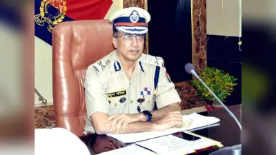 UP: योगी सरकार का बड़ा फैसला, DGP मुकुल गोयल को हटाया, प्रशासनिक कार्यों में रुचि न लेने पर हुई कार्रवाई