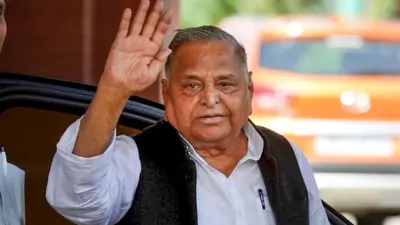 Mulayam Singh Yadav: नेताजी की जनता में बसती थी जान, तभी हेलिकॉप्टर से 12 फीट की ऊंचाई से लगा दी थी छलांग
