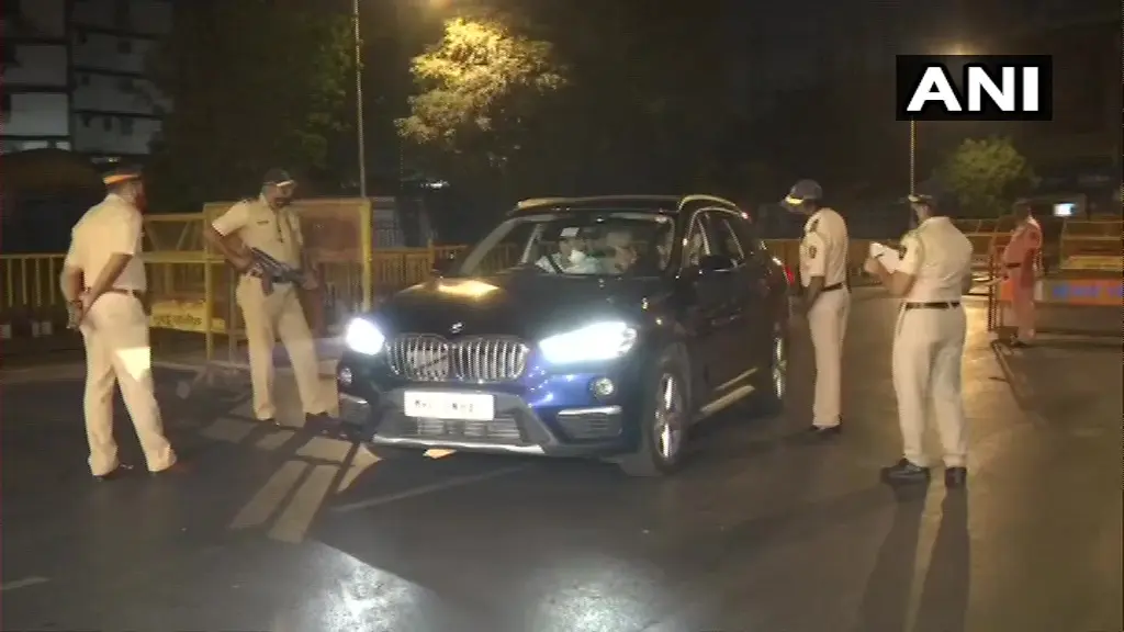 एंटीलिया के पास संदिग्ध कार से मिला चिठ्ठी, अंबानी के खिलाफ साजिश की आशंका, छावनी में तब्दील हुई मुंबई