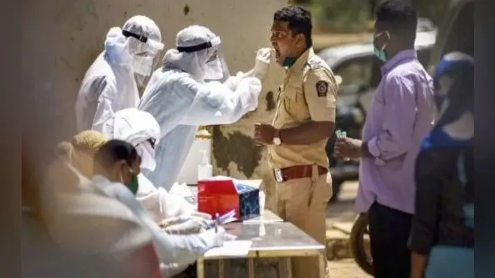 मुंबई पुलिस ने फिल्म शोले के गब्बर की स्टाइल में दी सीख, दो- दो मास्क पहनें