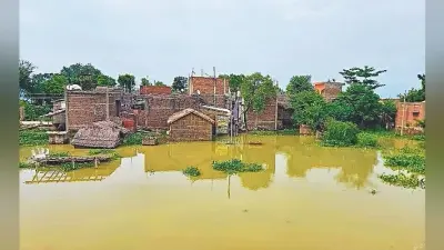 बेगूसराय में नदी के बढ़ते जलस्तर से दहशत में ग्रामीण, गंगा को मनाने के लिए पूजा का सहारा लेती महिलाएं