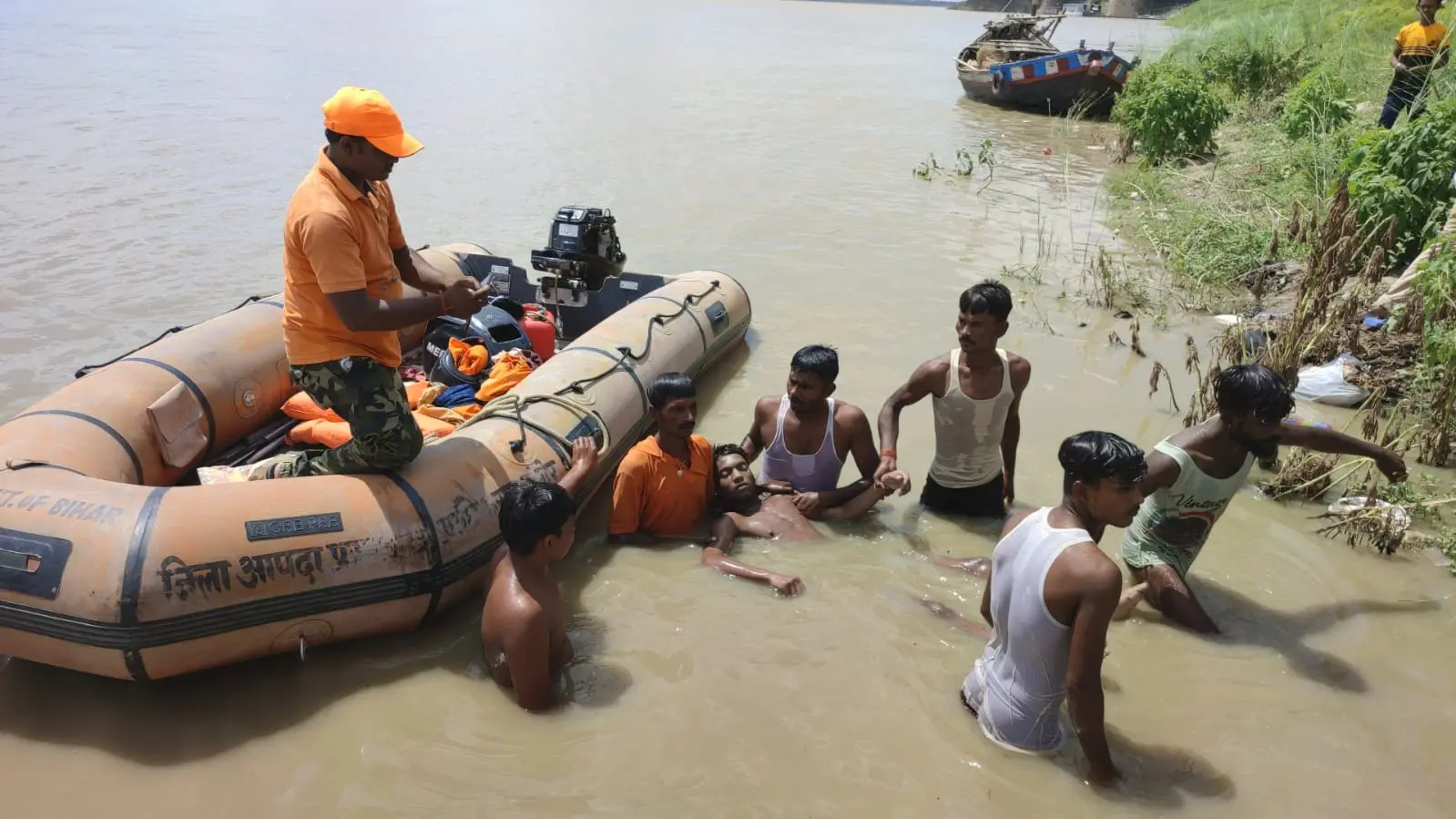 Bihar: मुंगेर में गंगा स्नान करने गये दो बच्चों की डूबने से मौत, घटना के बाद 3 बच्चे फरार, ढूंढ रही पुलिस