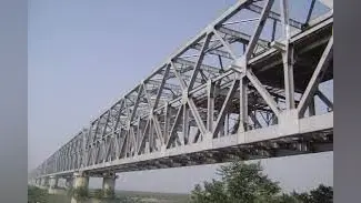 Bihar: रेलवे का लोहा चोरी करके मुंगेर में बेच रहा था चोर, RPF पहुंची तो नदी में कूदकर भागा कबाड़ी वाला