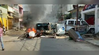 मुंगेर हिंसा : दूसरे चरण को लेकर आयोग ने भेजा अलर्ट, नियंत्रण में है मुंगेर में स्थिति, यहां देखें EXCLUSIVE PHOTOS