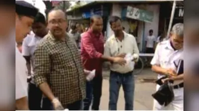 WB News : दिनदहाड़े सड़क पर युवक को पकड़ा और चाकू से रेत दी गर्दन, अचंभित होकर फटी आंखों से देखते रह गये लोग