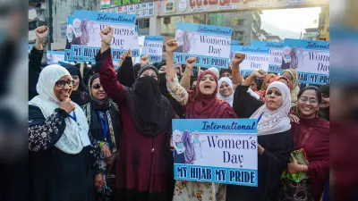 ‘इस्लाम धर्म का हिस्सा नहीं है हिजाब’, जानें कर्नाटक हाई कोर्ट ने और क्या कहा