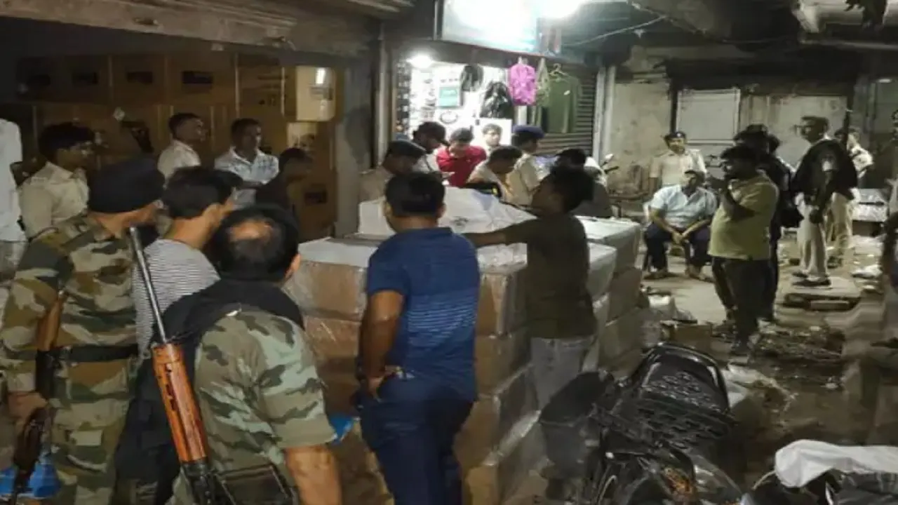 बिहार: मुजफ्फरपुर में कूरियर कंपनी कर रही थी शराब की डिलिवरी, उत्पाद विभाग ने स्कैनर मशीन से पकड़ी बड़ी खेप