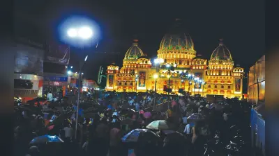 Durga Puja 2022: राजधानी रांची में मां भवानी के दरबार में उमड़ी श्रद्धालुओं की भीड़, देखें तस्वीरें