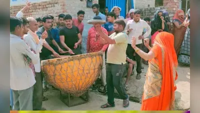 नगाड़ा बजाकर शुरू होती है नैनूपट्टी पंचायत में होली, यहां के 22 मजरों की अदभुत होली के बारे में जानें