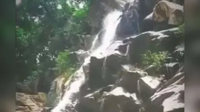 PHOTOS: नैना फॉल की खूबसूरती देखते रह जाते हैं टूरिस्ट, प्रकृति की गोद में बसा है झारखंड का ये पर्यटन स्थल