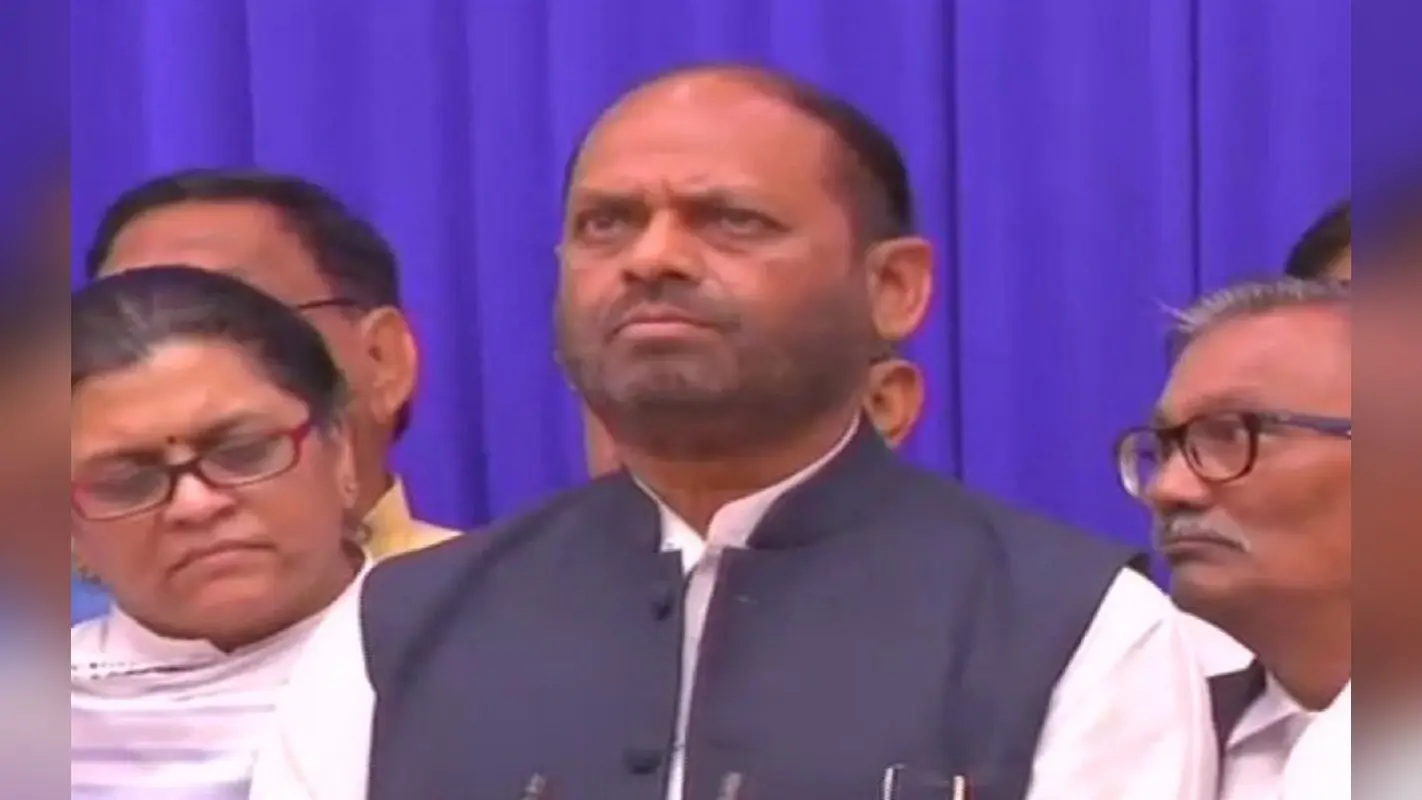 गुजरात चुनाव 2022: बेटे को नहीं मिला टिकट तो कर सकते है बगावत, जानिए कौन है नारन राठवा?