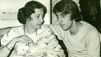 जब Sanjay Dutt की मां Nargis को लगने लगा था कि बेटा कहीं गे तो नहीं, जानें क्या था पूरा मामला