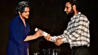 रांची राष्ट्रीय नाट्य महोत्सव: लेखक के रहस्यमय जीवन से पर्दा उठा, तो सब हो गये चकित, जानें पूरी कहानी