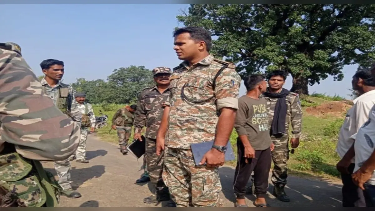 पलामू के नौडीहा में जमीन विवाद में रिश्तेदार ने मां-बेटे की हत्या की, दो आरोपी ने किया सरेंडर