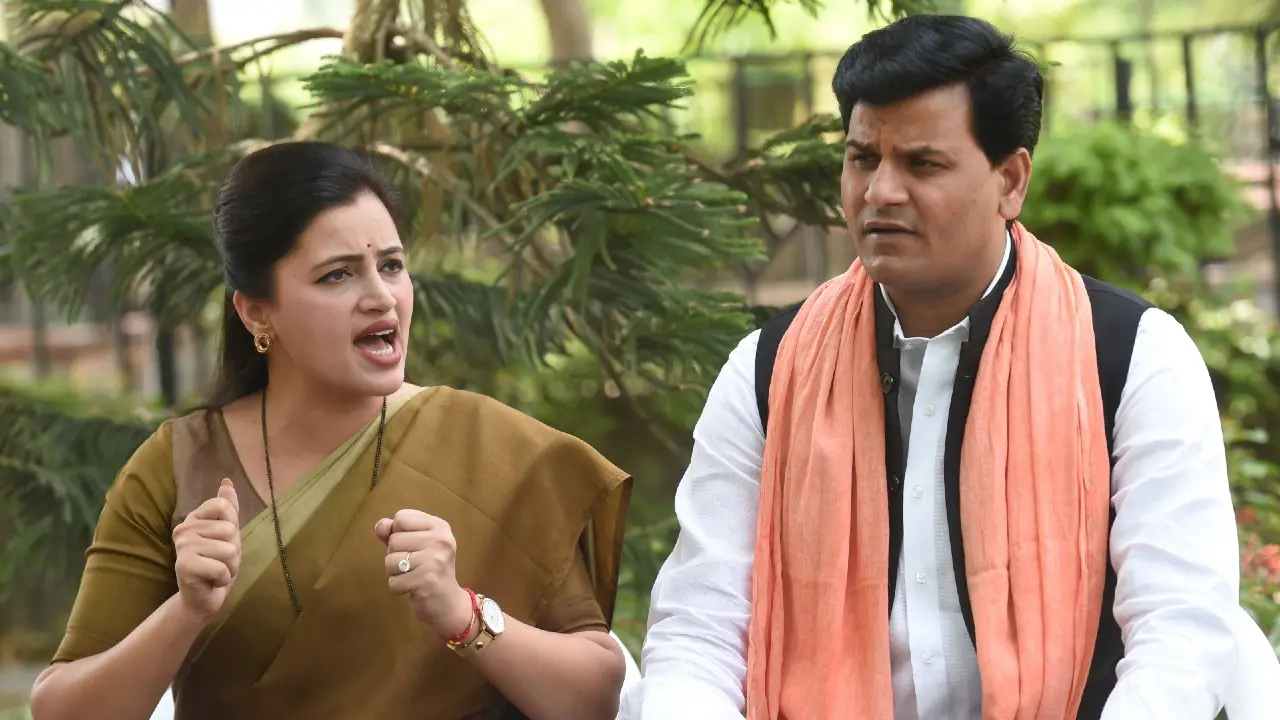 उद्धव पर नवनीत राणा का बड़ा हमला- शिवसेना ने हिंदुत्व को छोड़ा, 10 जनपथ के निर्देश पर कर रही काम