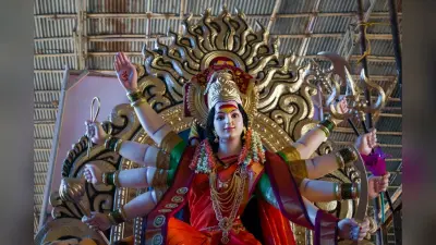 शारदीय नवरात्रि पर घर जरूर लाएं ये 7 शुभ चीजें, घर में आएगी सुख-समृद्धि और धन से भरेगी तिजोरी