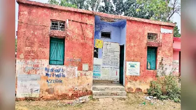 कोडरमा के नावाडीह पंचायत का उप स्वास्थ्य केंद्र भवन जर्जर, हमेशा बनी रहती है दुर्घटना की आशंका