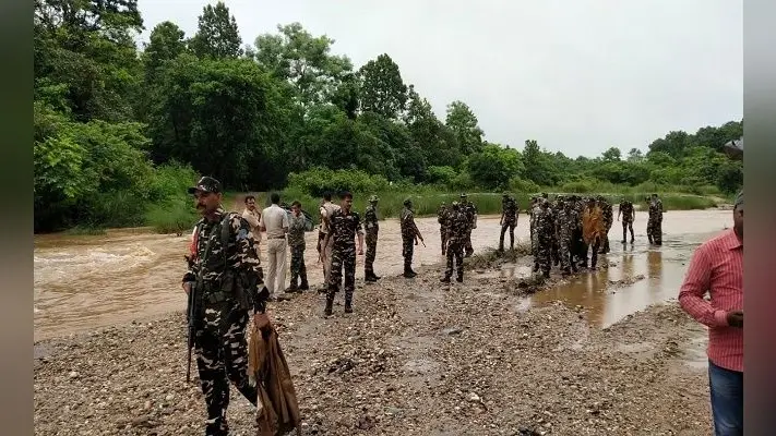 छत्तीसगढ़: नारायणपुर में मुठभेड़ के दौरान एक इनामी नक्सली कमांडर ढेर, AK-47 बरामद