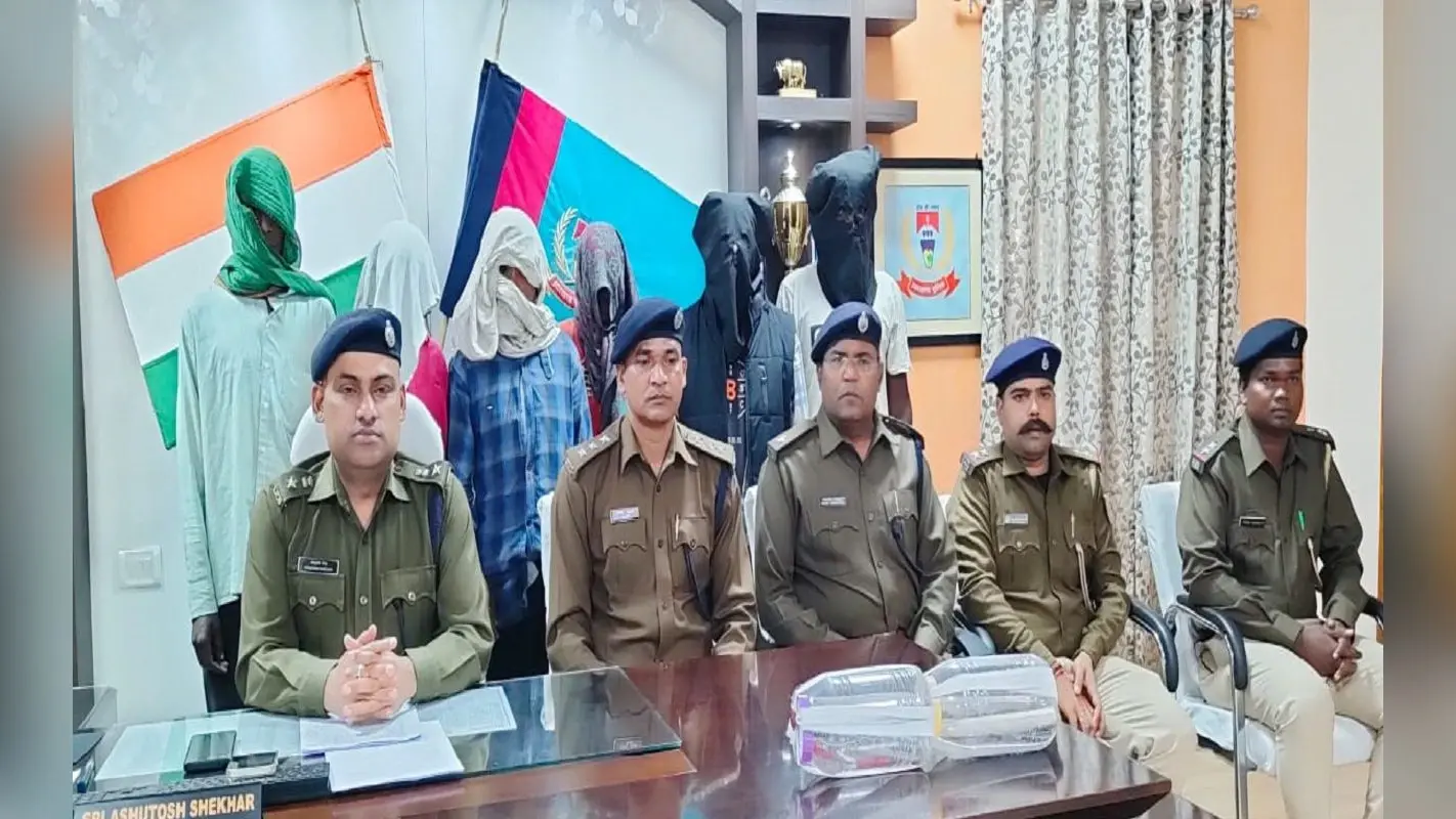 भाकपा माओवादी के खिलाफ झारखंड पुलिस को मिली बड़ी कामयाबी, 6 हार्डकोर नक्सली गिरफ्तार, डेटोनेटर बरामद