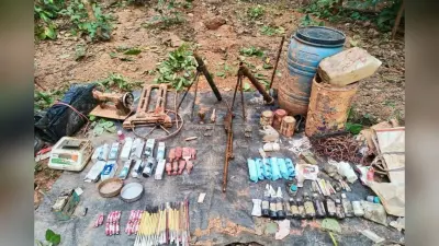 छत्तीसगढ़ में पुलिस को बड़ी सफलता, मुठभेड़ में तीन नक्सली ढेर, भारी मात्रा में हथियार और गोला बारूद बरामद