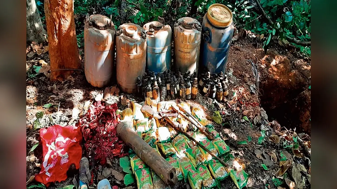 पश्चिम बंगाल के बारुईपुर इलाके से भारी मात्रा में विस्फोटक सामग्री जब्त, 4 गिरफ्तार