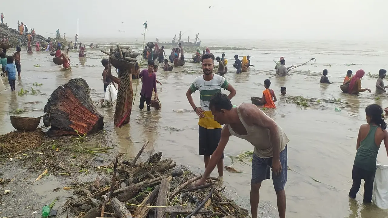 PHOTOS: कोसी ने भरी हुंकार तो NDRF की हुई तैनाती, देखिए बराज का दंग करने वाला नजारा