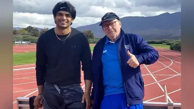 Neeraj Chopra: नवरात्रि में गरबा करने गुजरात पहुंचे नीरज चोपड़ा, डांस से जीता सबका दिल, देखें वीडियो