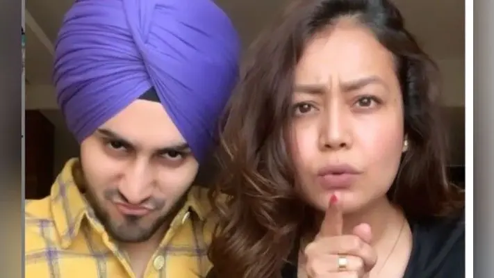 नेहा कक्कड़ ने पति रोहनप्रीत को धमकाया, बोलीं,’ अपनी एक्स को कॉल किया तो…’ वायरल हो रहा है ये VIDEO
