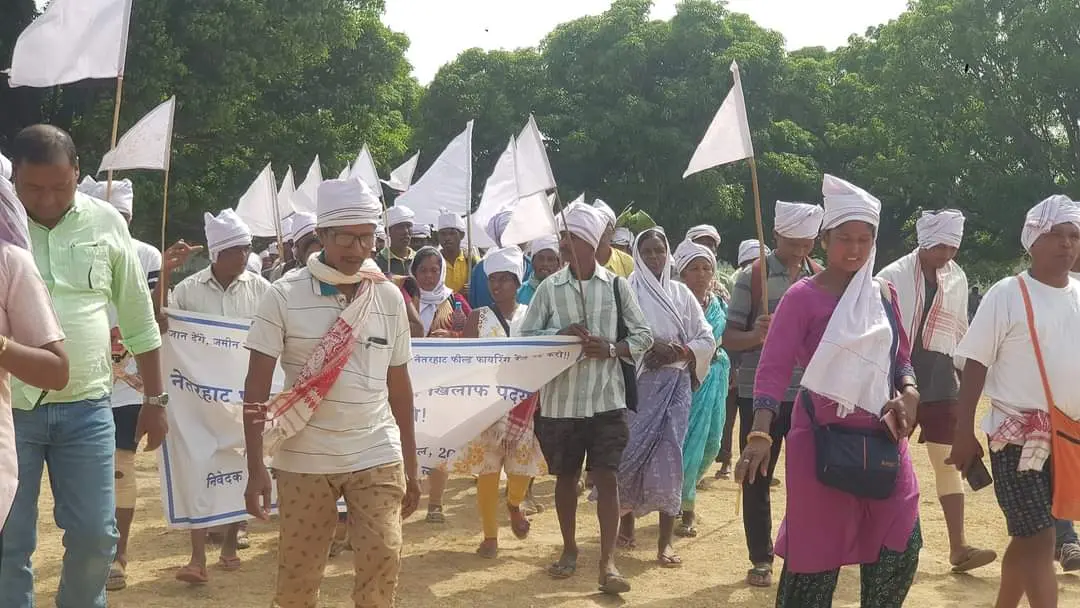 नेतरहाट फील्ड फायरिंग रेंज के विरोध में राज्यपाल रमेश बैस को सौंपा गया ज्ञापन, ग्रामीणों की ये है मांग