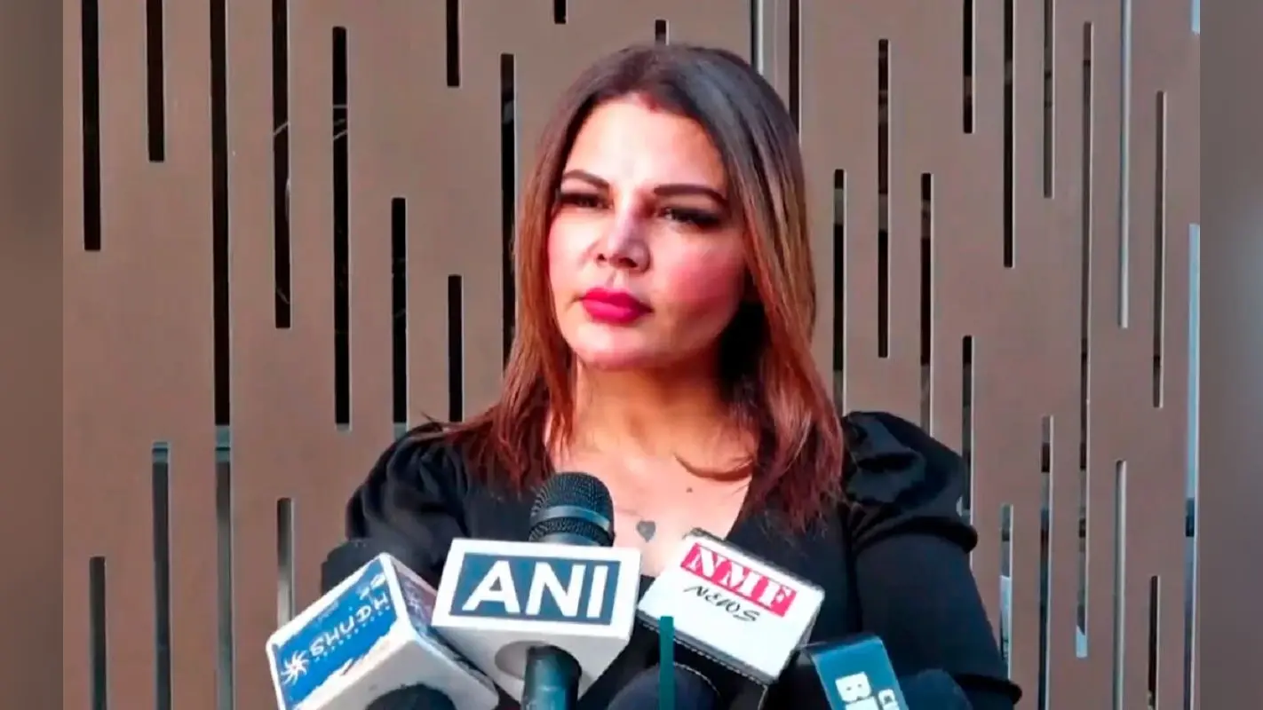 अभिनेत्री राखी सावंत और फाल्गुनी के खिलाफ FIR दर्ज, आपत्तिजनक वीडियो दिखाने का मामला