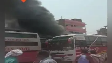 नालंदा बस स्टैंड में खड़ी दो बसों में लगी आग, चंद घंटों बाद रांची के लिए खुलनेवाली थी बस