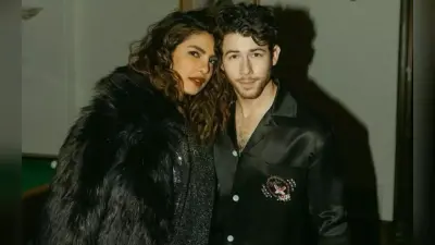 पति Nick Jonas को स्टेज पर परफॉर्म करते देख प्रियंका चोपड़ा लगी झूमने, सोशल मीडिया पर वायरल हो रहा VIDEO