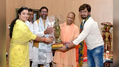 Navratri Bhojpuri Song: नवरात्रि में खूब सुना जा रहा निरहुआ का ‘अब छोड़ा माई आसनवा ना’ देवी गीत, VIDEO