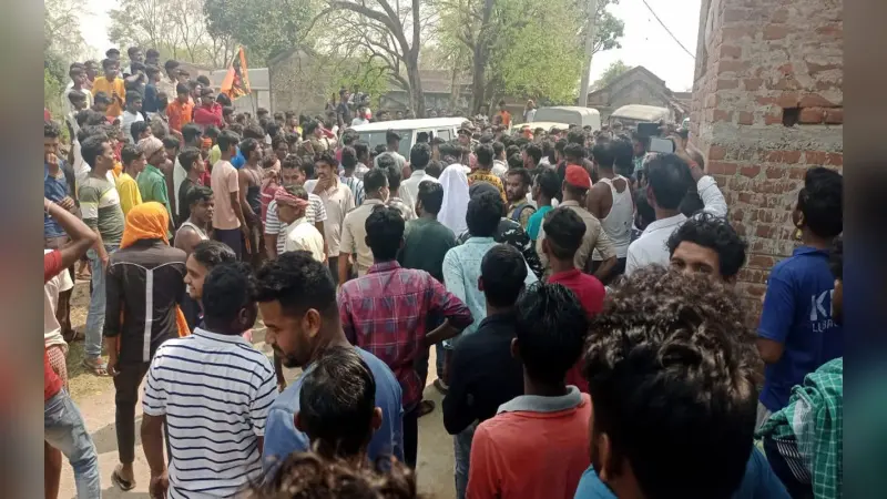झारखंड : धनबाद के निरसा में प्रतिबंधित मांस मिलने से हंगामा, पुलिस ने किया लाठीचार्ज, आधा दर्जन लोग घायल