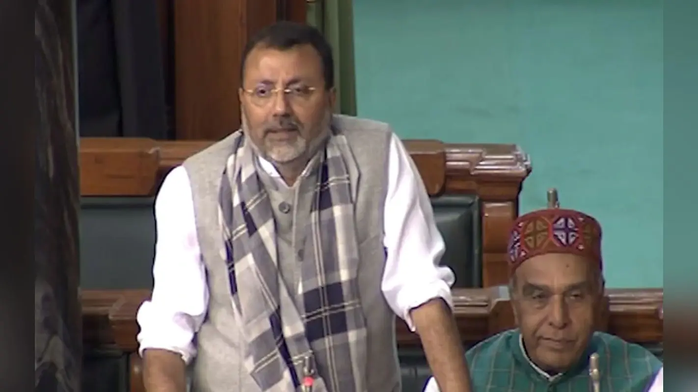 निशिकांत दुबे ने अदाणी मामले में राहुल गांधी व कांग्रेस पर किया पलटवार