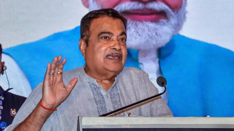 नितिन गडकरी बोले, पायलटों की तरह ट्रक ड्राइवरों के लिए तय होंगे वाहन चलाने के घंटे
