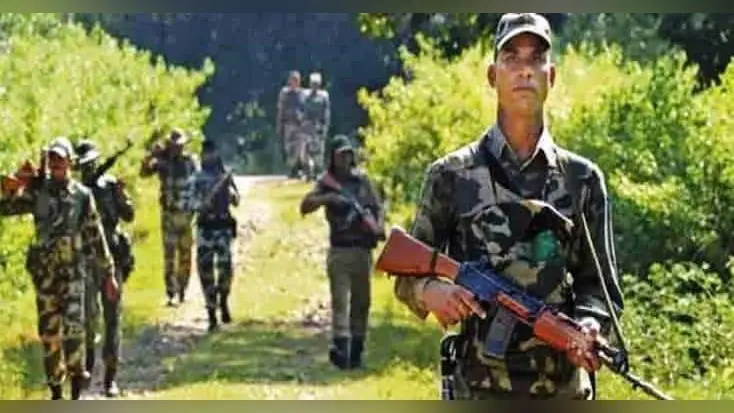 सुरक्षाबलों ने चारों ओर से घेरा, कमजोर पड़े नक्सली