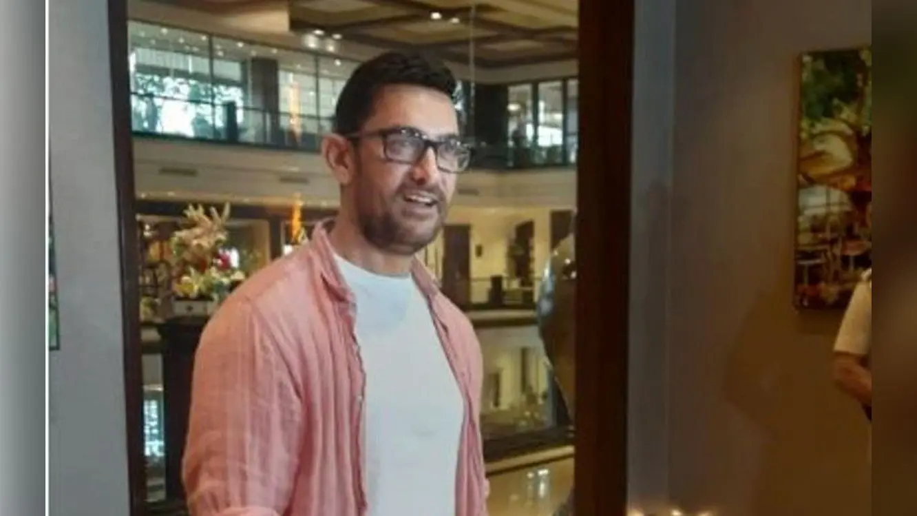 आमिर खान ने कुछ इस अंदाज में सेलिब्रेट किया अपना बर्थडे, केक के साथ पोज देते नजर आए मिस्टर परफेक्शनिस्ट